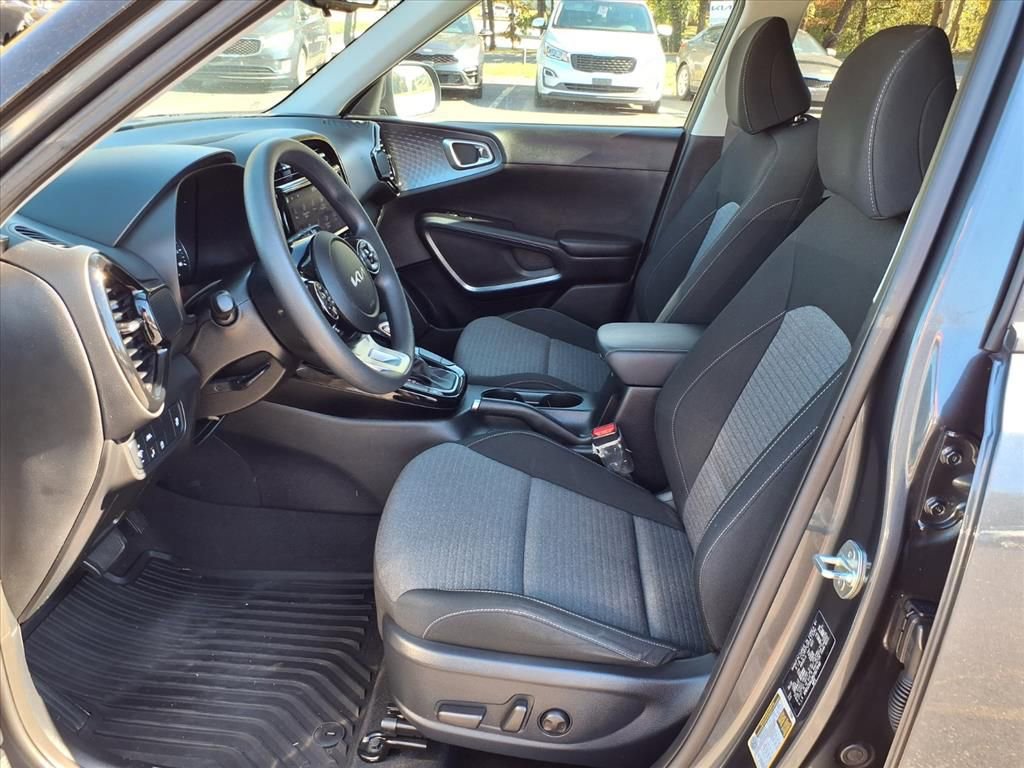 Used 2022 Kia Soul S image 11
