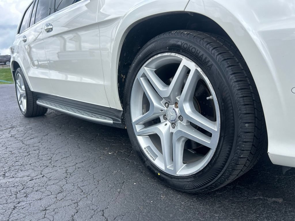 Used 2014 Mercedes-Benz GL 550 4MATIC image 11