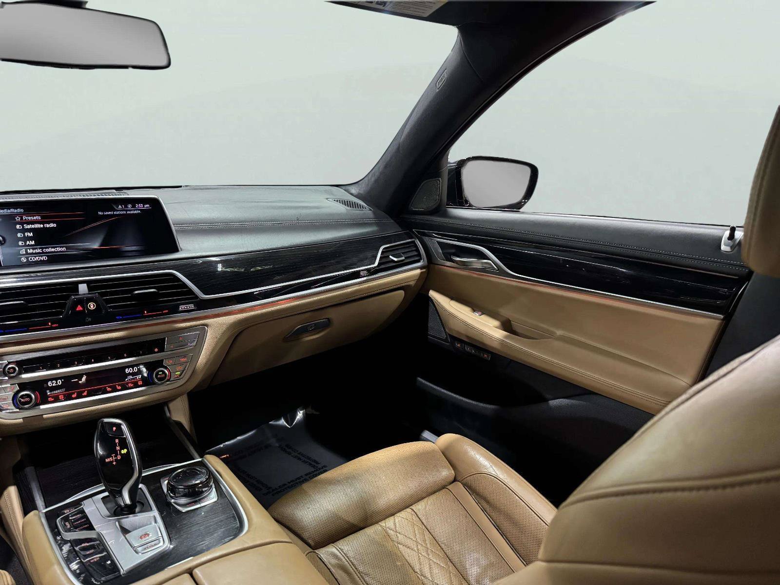 Used 2016 BMW 750i RWD image 27