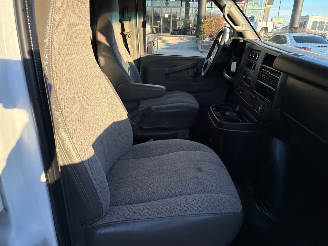 Used 2017 GMC Savana 2500 image 16