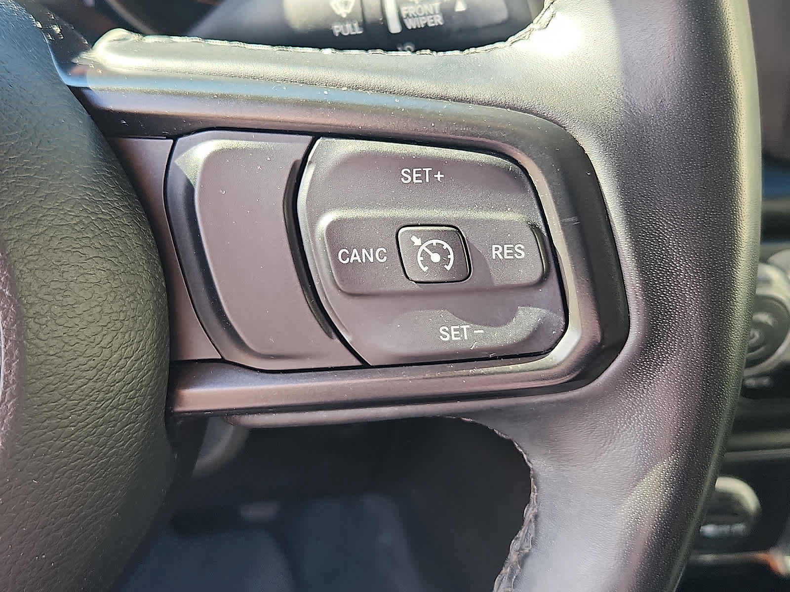 Used 2022 Jeep Gladiator Sport image 23