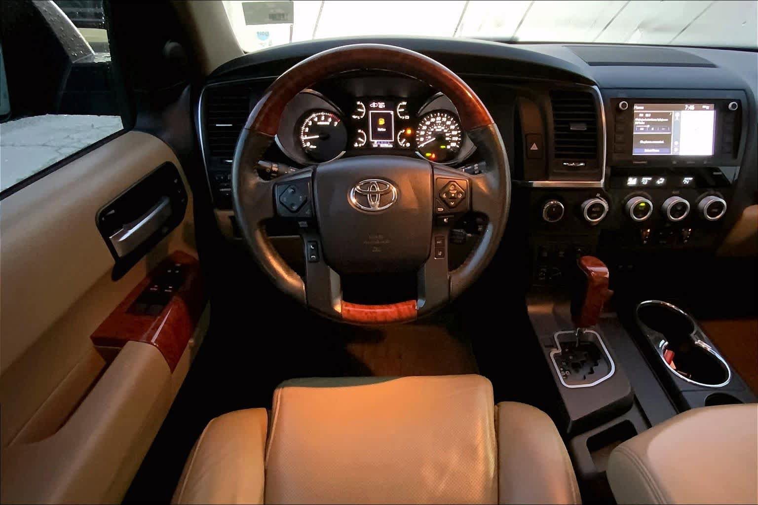 Used 2020 Toyota Sequoia Platinum AWD/4WD image 6