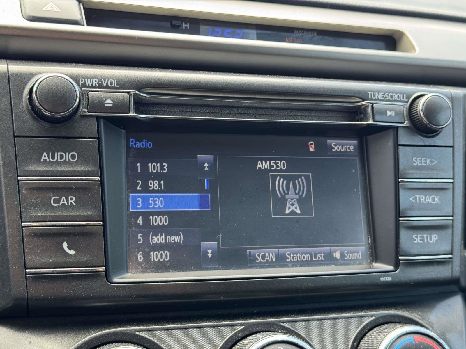 Used 2015 Toyota RAV4 LE image 24