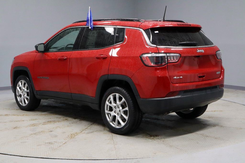 Used 2023 Jeep Compass Latitude image 8