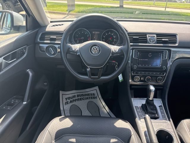 Used 2016 Volkswagen Passat 1.8T SE FWD image 19