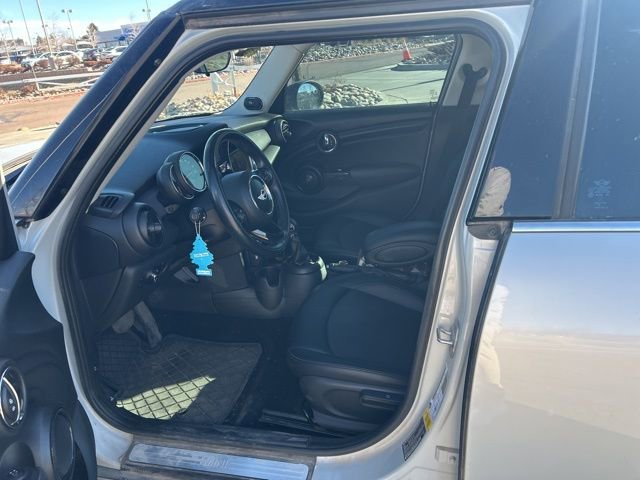 Used 2017 MINI Cooper 4-Door Hardtop image 12