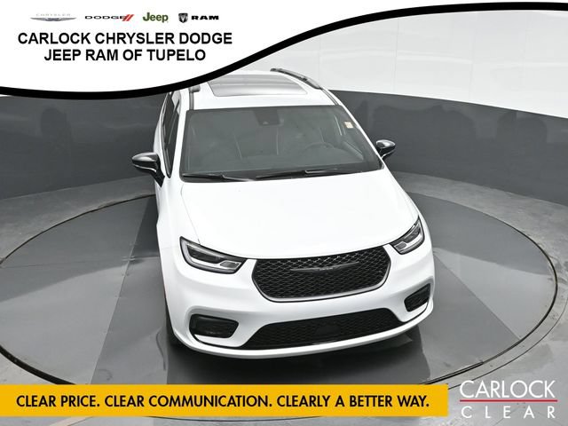 New 2026 Chrysler Pacifica Limited w/ Uconnect Theater Family Group FWD image 61