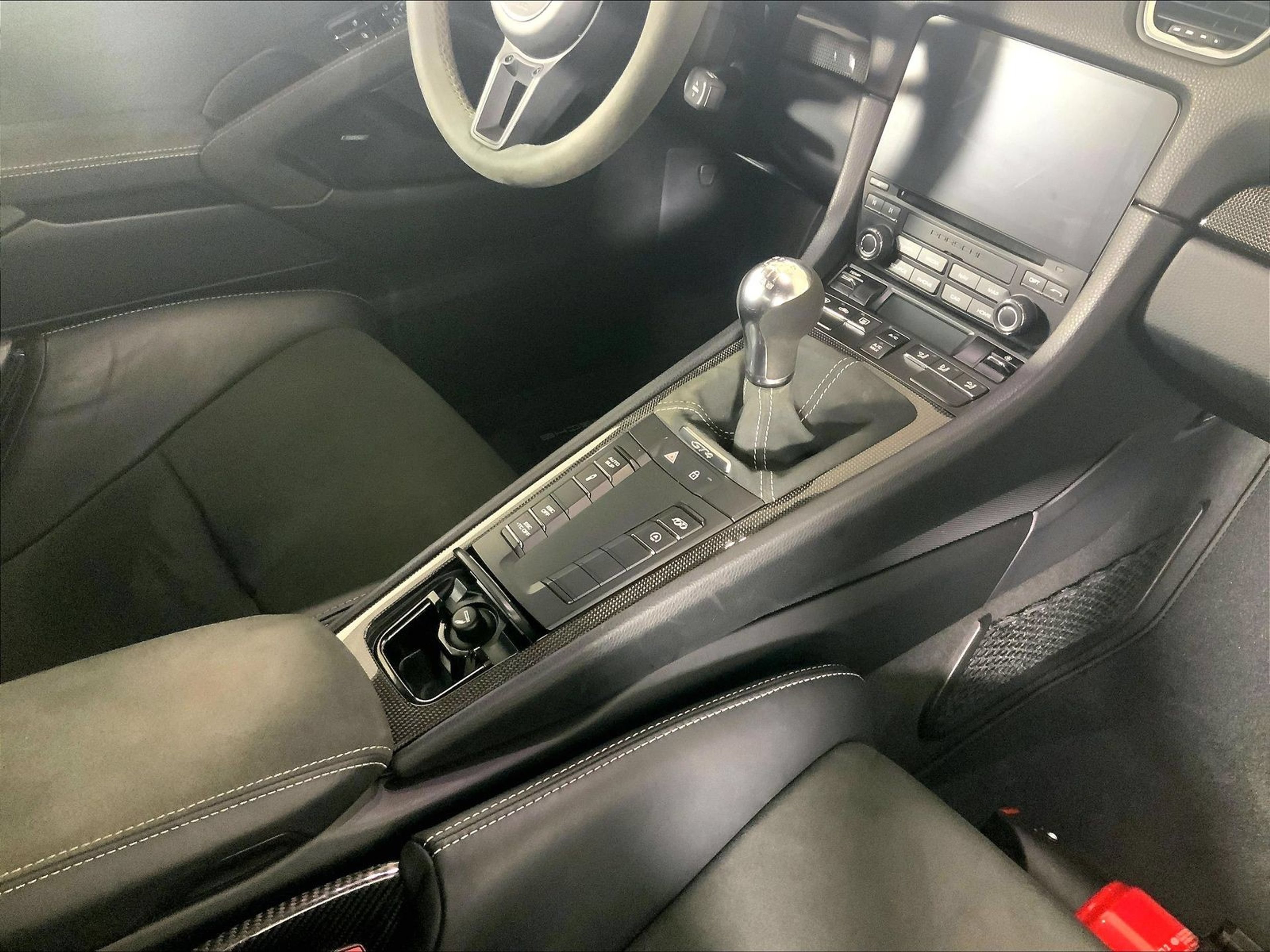 Certified 2022 Porsche 718 Cayman GT4 RWD image 16