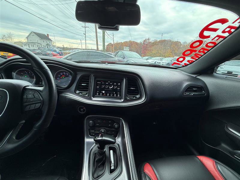 Used 2018 Dodge Challenger R/T image 12
