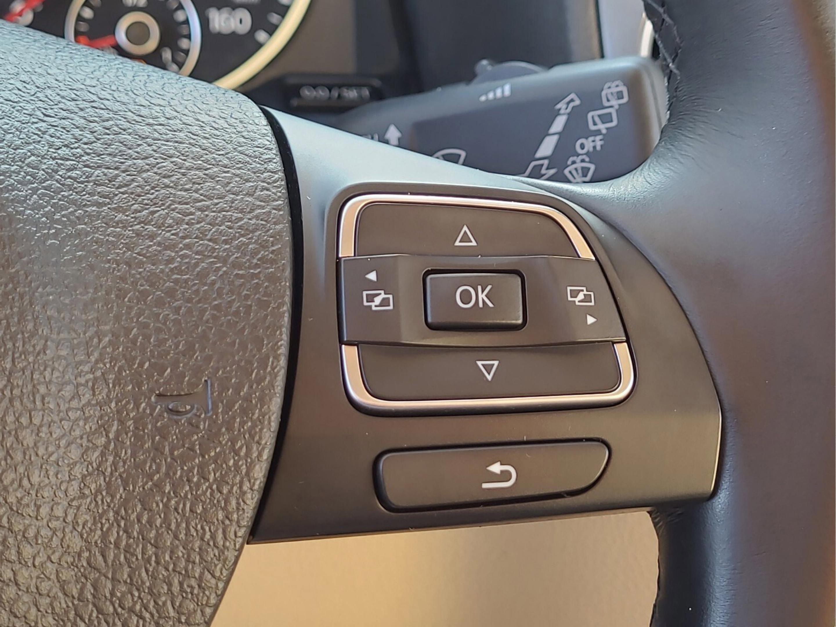 Used 2016 Volkswagen Tiguan S image 47