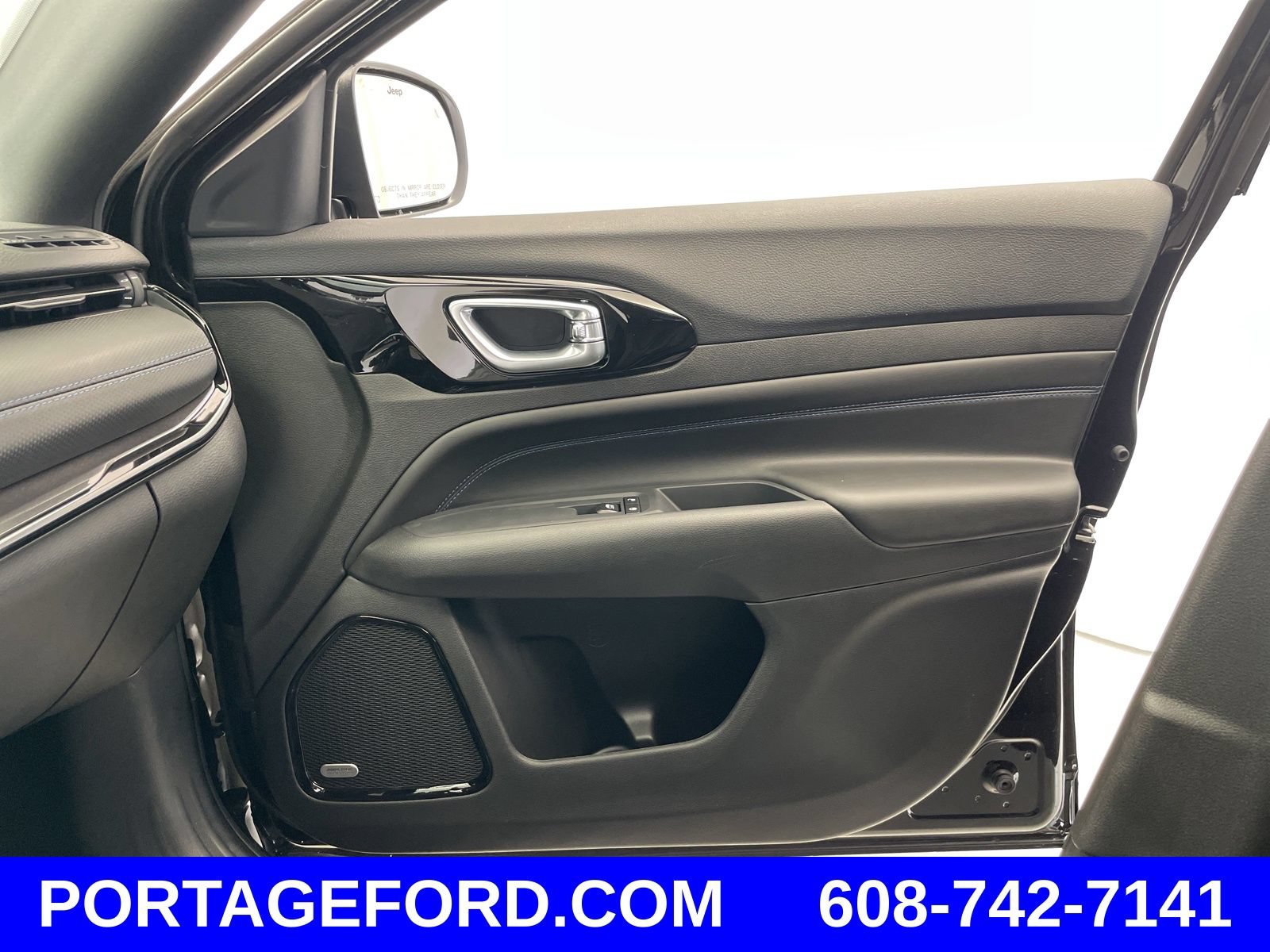 New 2025 Jeep Compass Limited w/ Sun & Sound Group AWD/4WD image 14