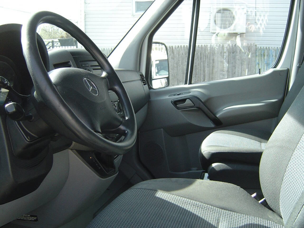 Used 2012 Mercedes-Benz Sprinter 2500 image 7