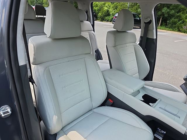 New 2025 Hyundai Santa Fe Calligraphy image 15