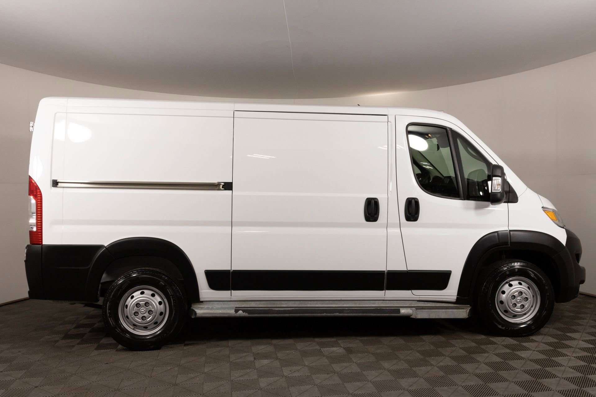 Used 2023 RAM ProMaster 2500 image 8