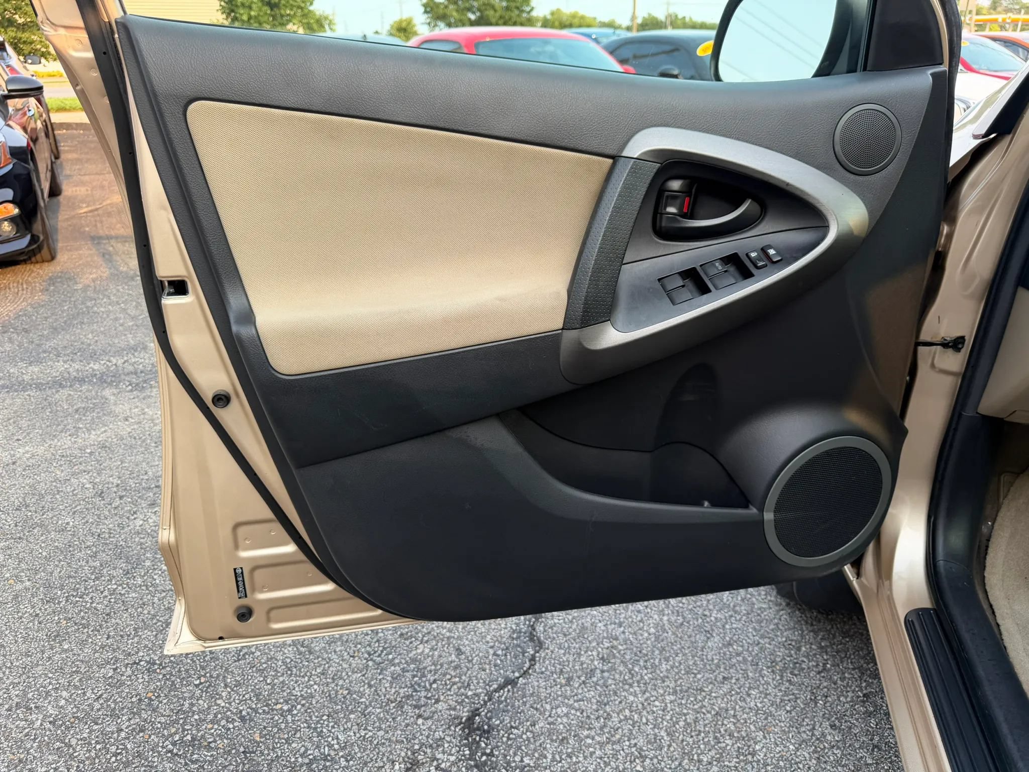 Used 2012 Toyota RAV4 4WD w/ Upgrade Value Pkg image 12