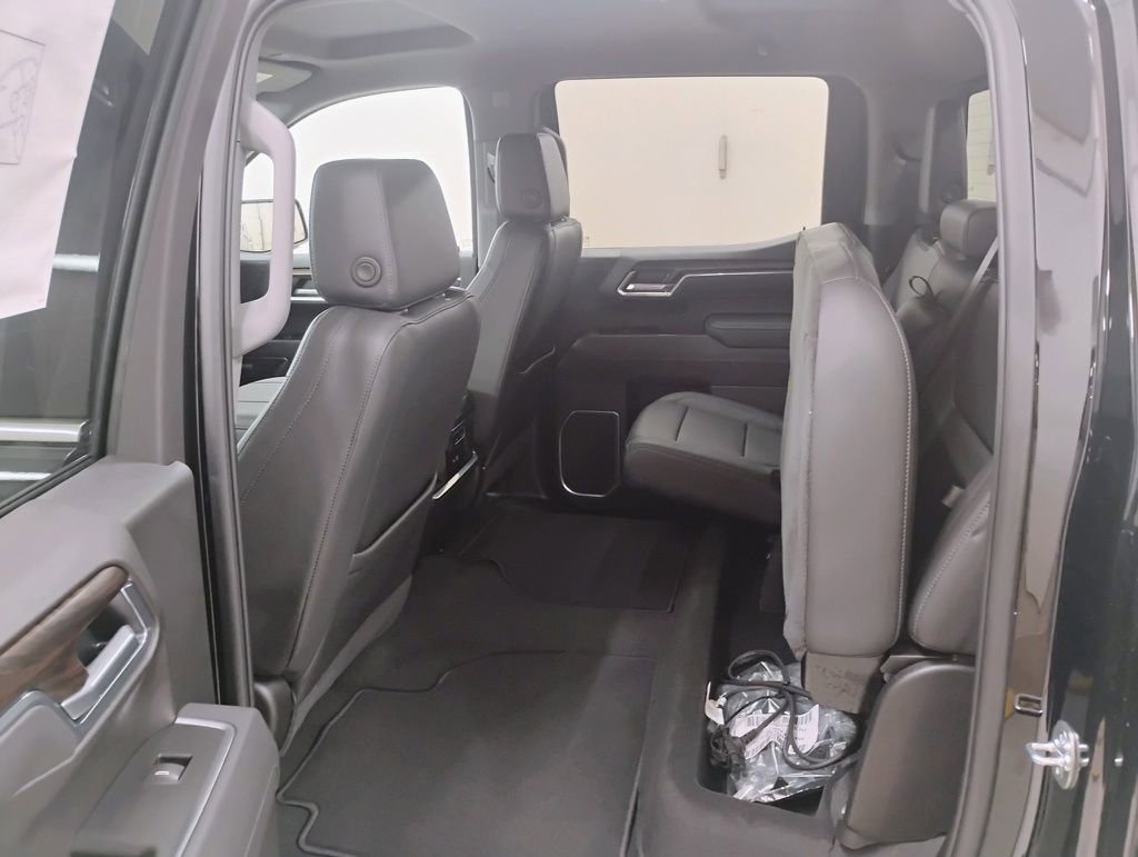 New 2026 GMC Sierra 1500 SLT w/ SLT Convenience Package image 9