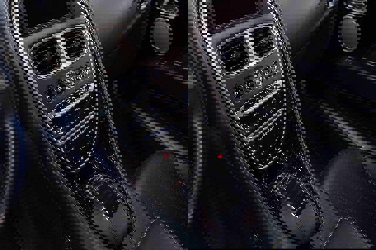 Used 2018 Aston Martin DB11 V12 image 8