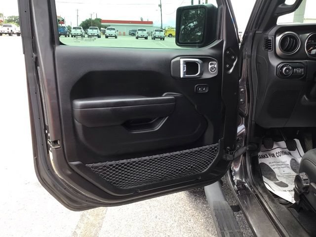 Used 2021 Jeep Wrangler Sport AWD/4WD image 9