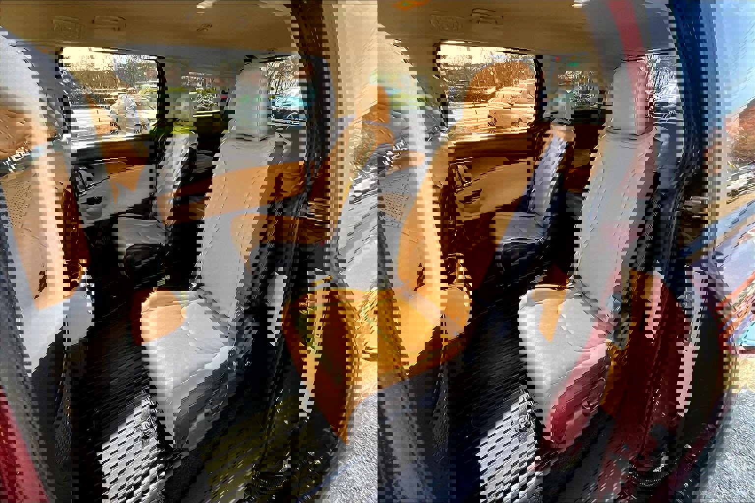 Used 2023 Kia Carnival LX image 27