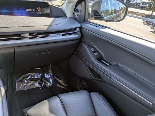 New 2026 Lincoln Navigator Premiere image 17