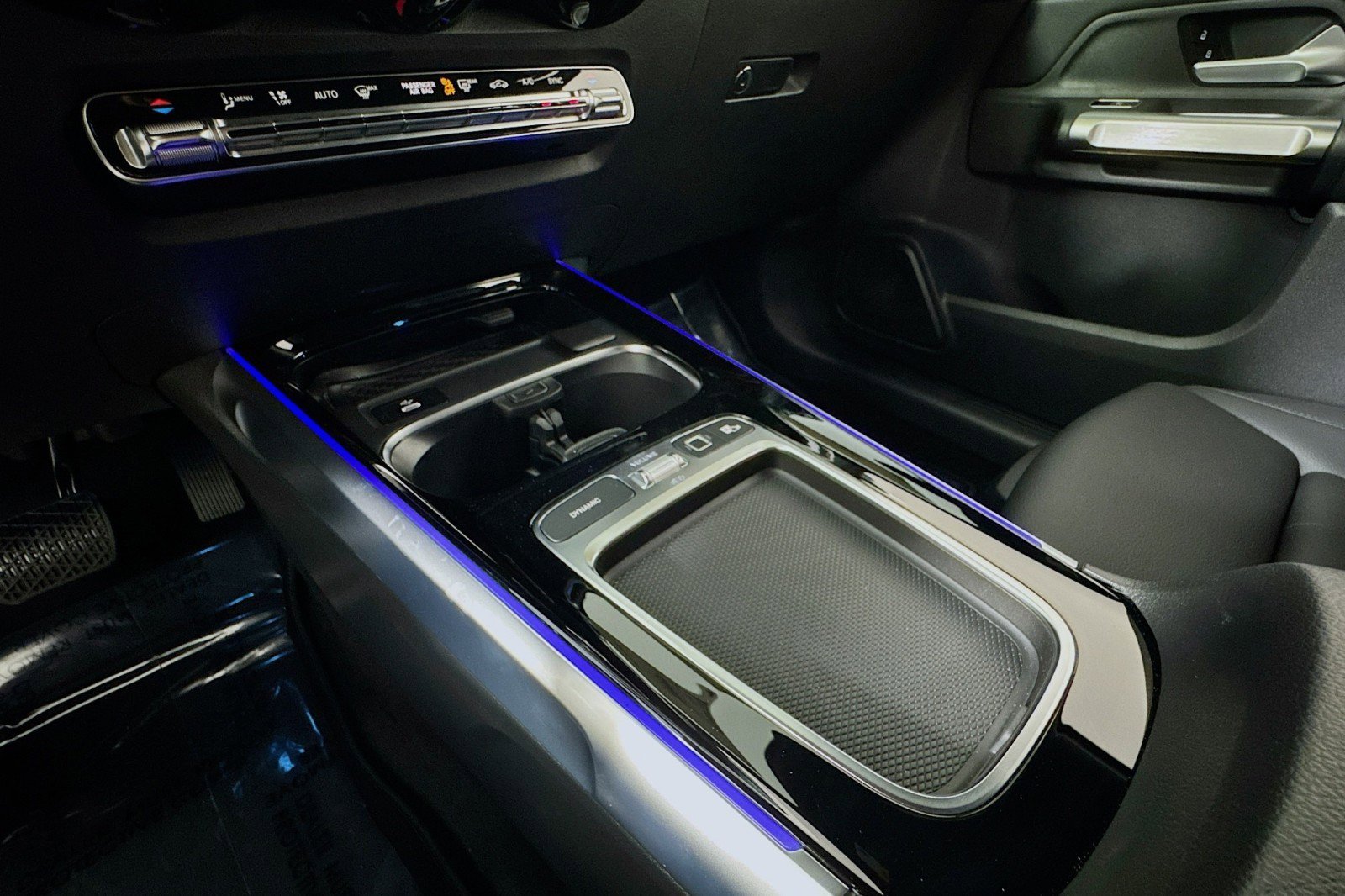 New 2025 Mercedes-Benz GLB 250 image 5