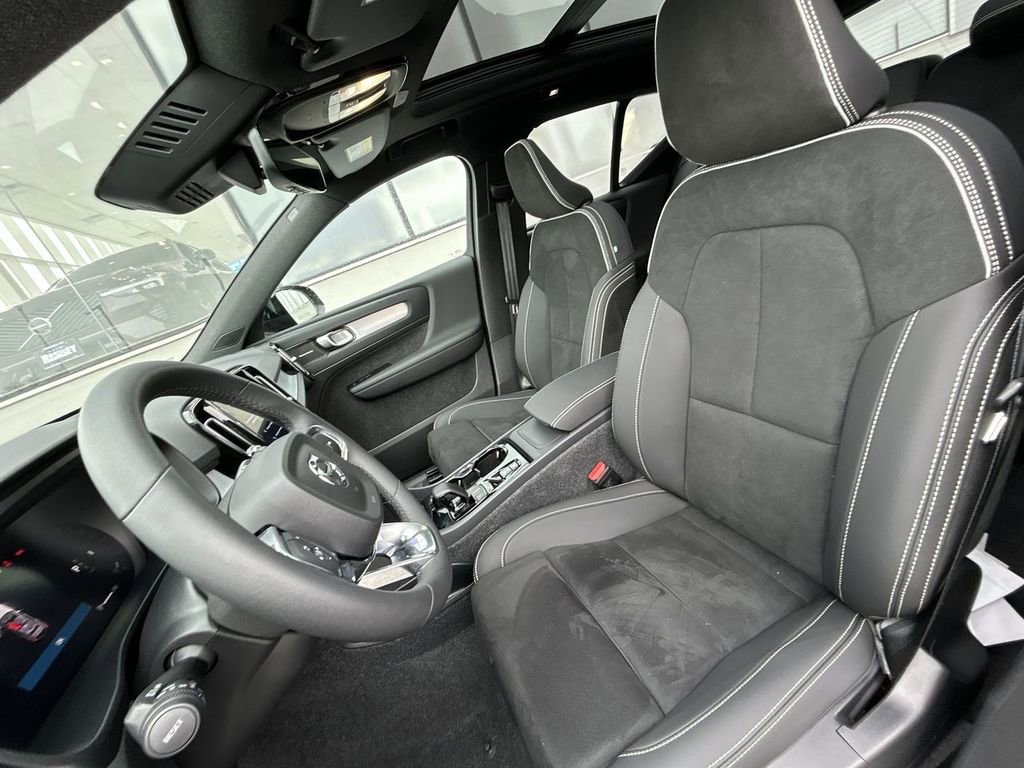 New 2026 Volvo XC40 B5 Ultra AWD/4WD image 15