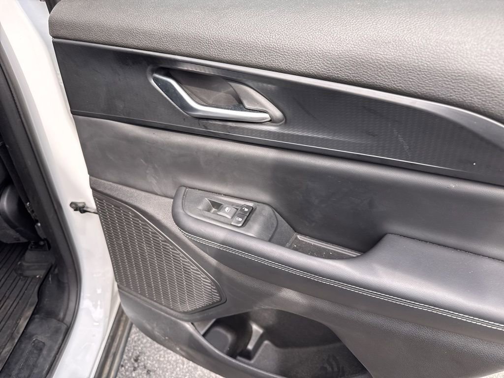 Used 2024 Jeep Grand Cherokee Altitude image 16