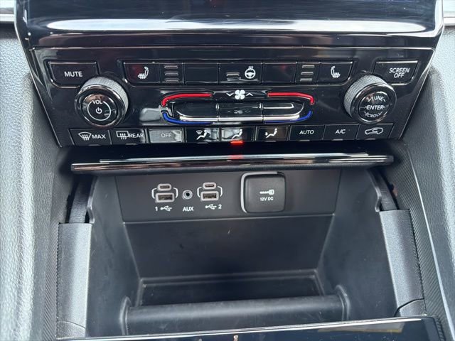 Used 2025 Jeep Grand Cherokee Limited AWD/4WD image 25