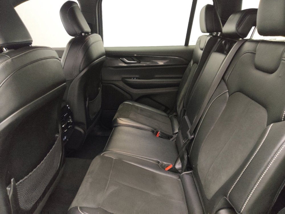 Used 2023 Jeep Grand Cherokee L Laredo RWD image 18