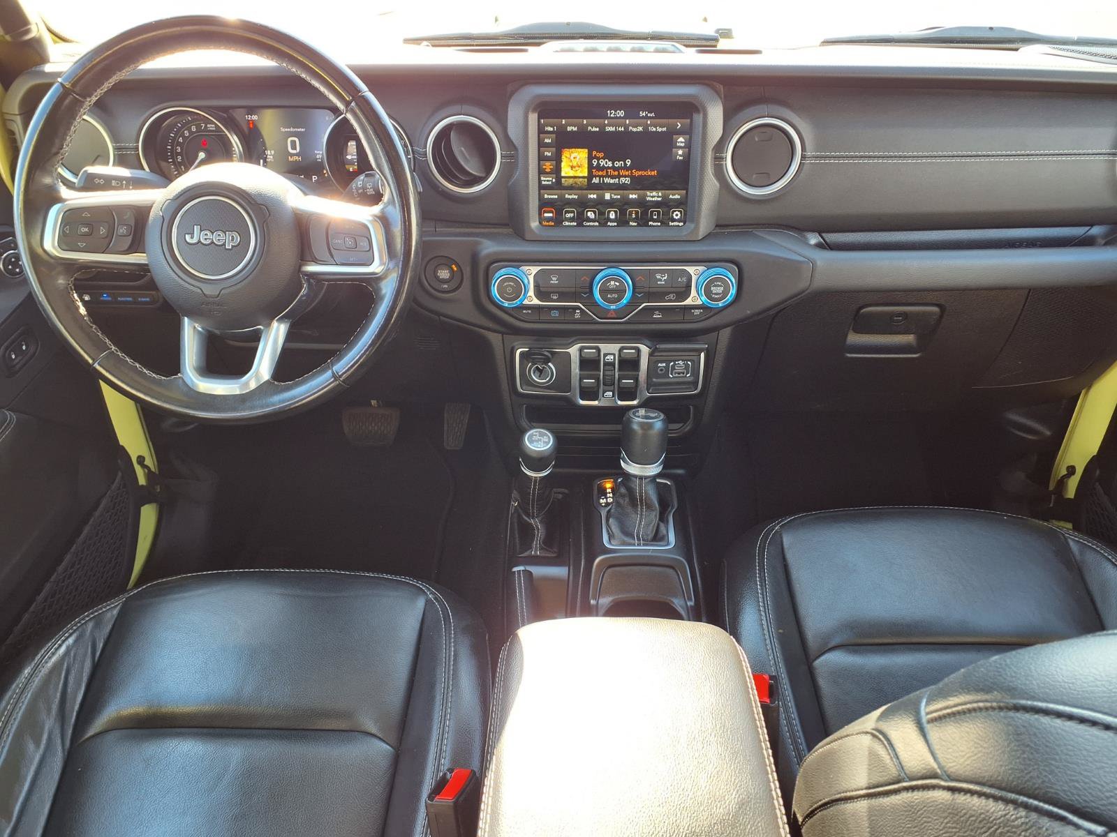 Used 2022 Jeep Wrangler Unlimited Sahara AWD/4WD image 17