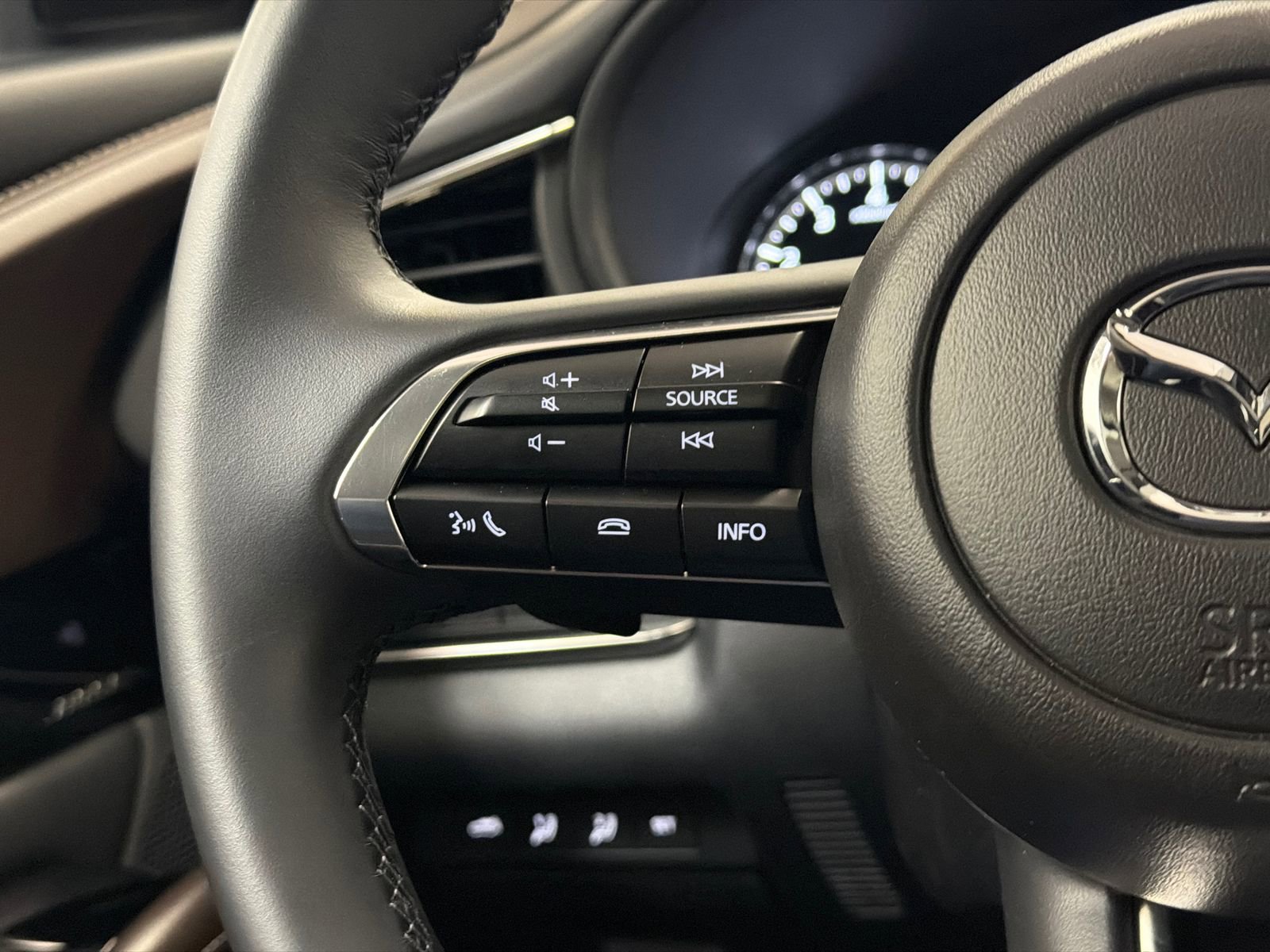 Certified 2025 MAZDA CX-30 AWD 2.5 S w/ Premium Package image 22