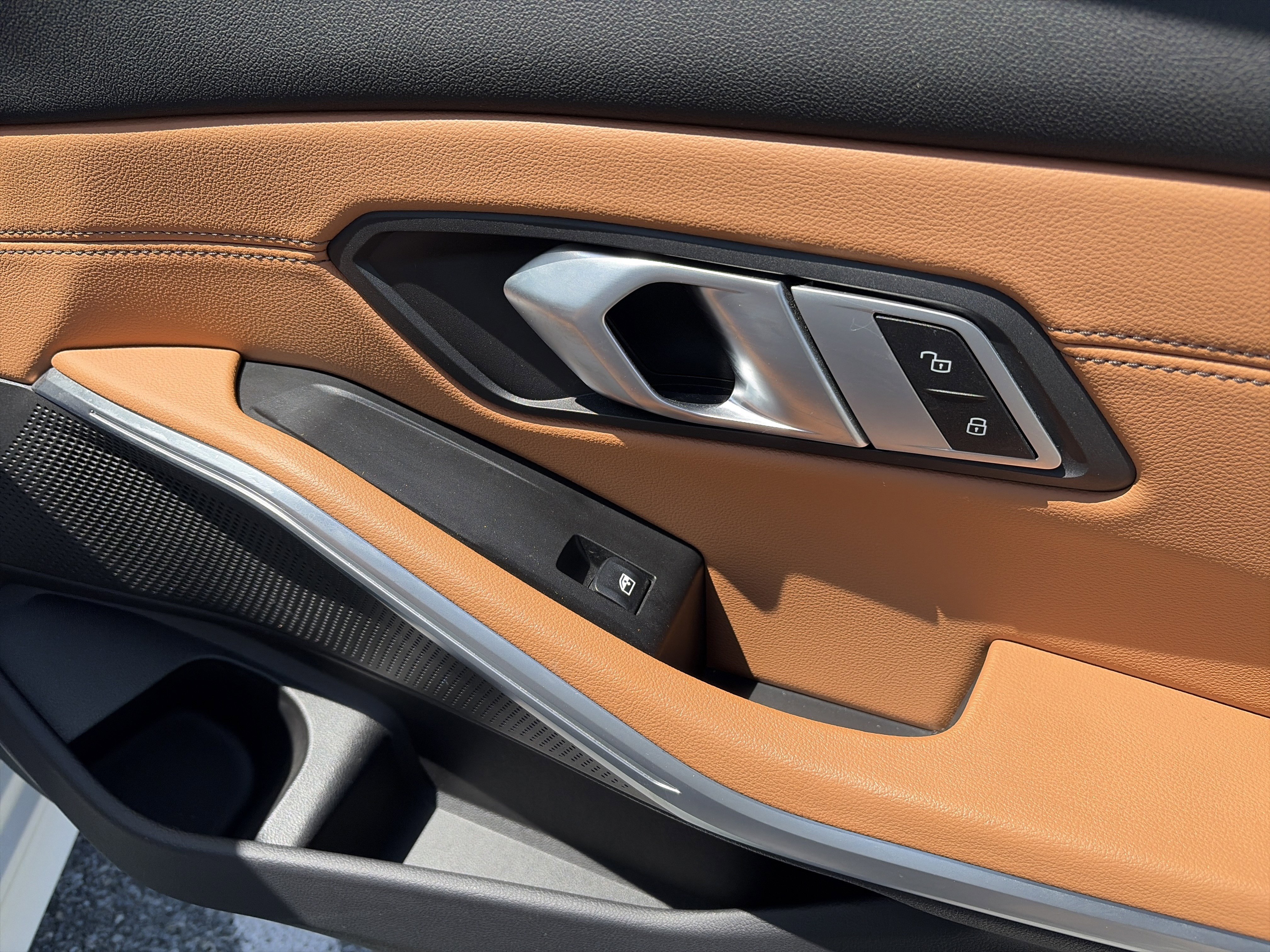 Used 2020 BMW 330i xDrive Sedan w/ Convenience Package image 37