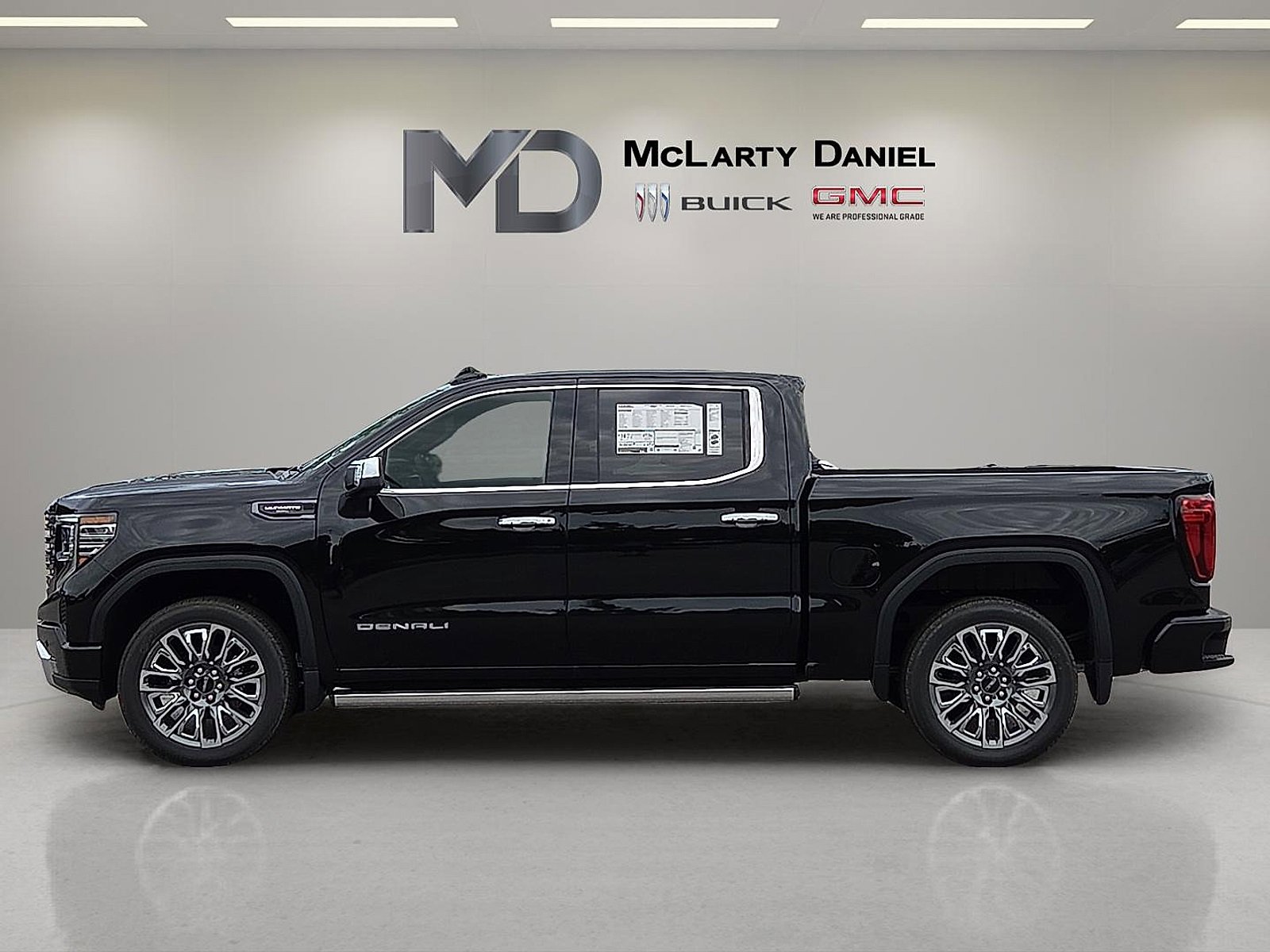 New 2026 GMC Sierra 1500 Denali Ultimate image 3