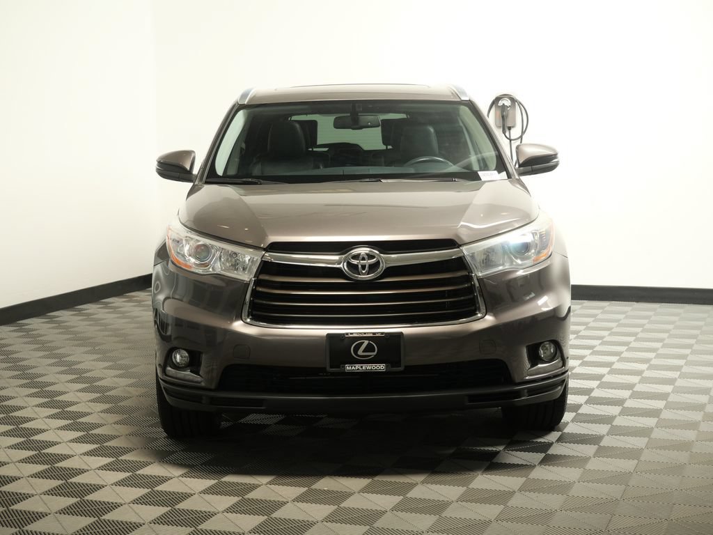 Used 2016 Toyota Highlander Limited AWD/4WD image 2