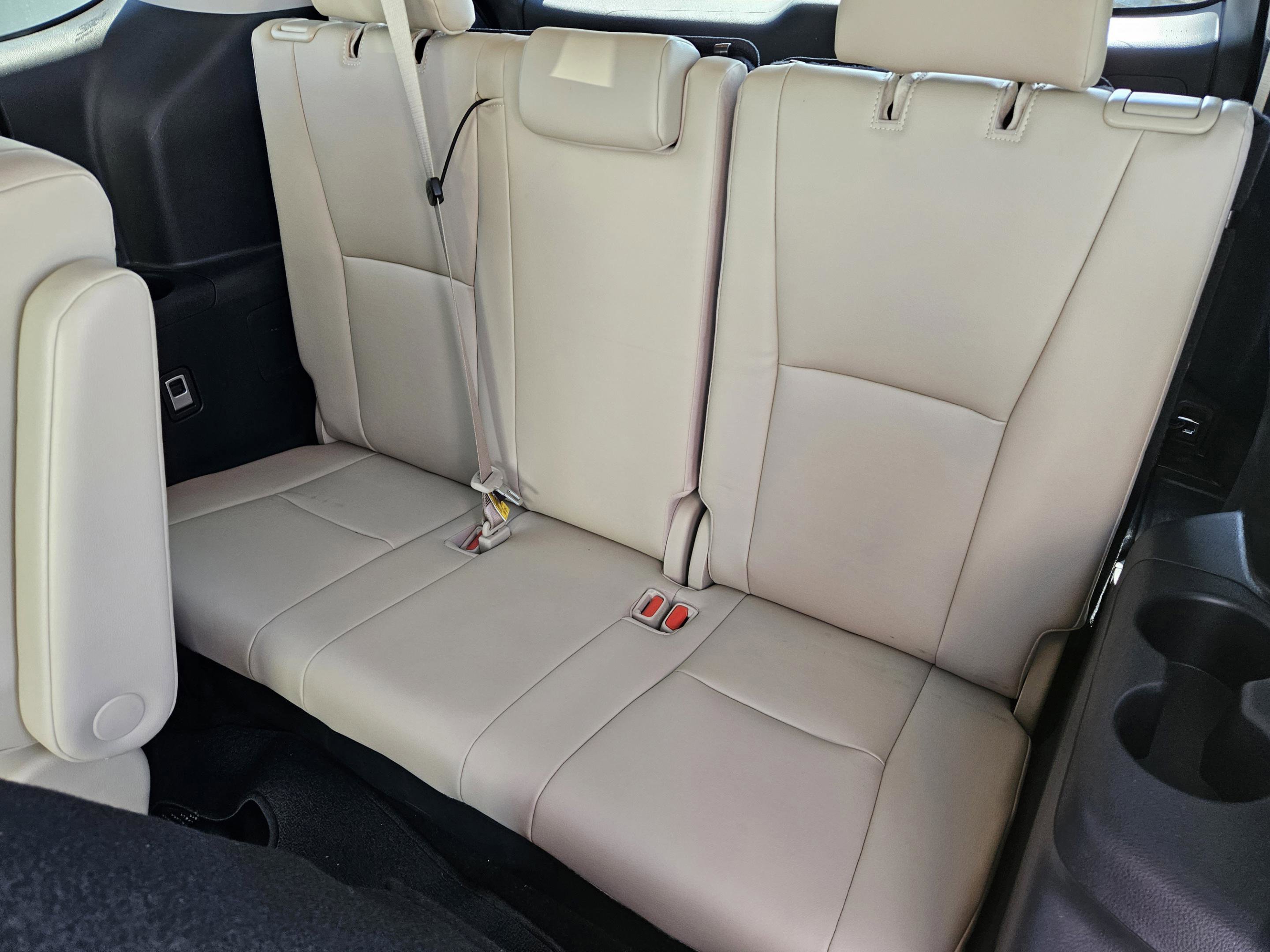 Used 2023 Toyota Highlander XLE image 31