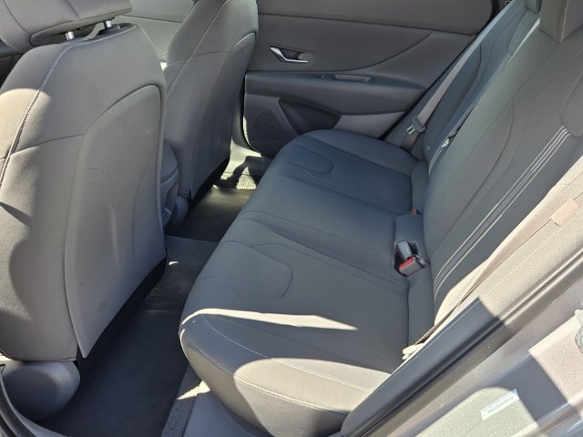 Used 2025 Hyundai Elantra Sport FWD image 11