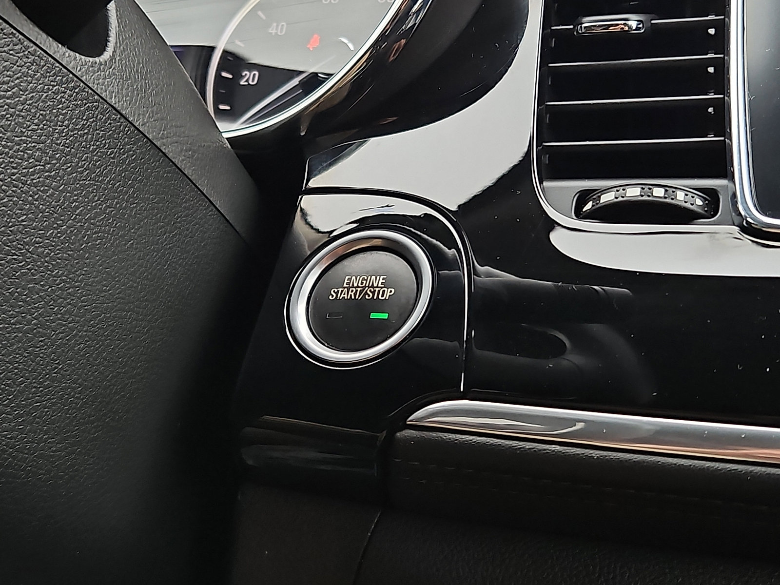 Used 2020 Buick Encore Preferred w/ Safety Package image 22