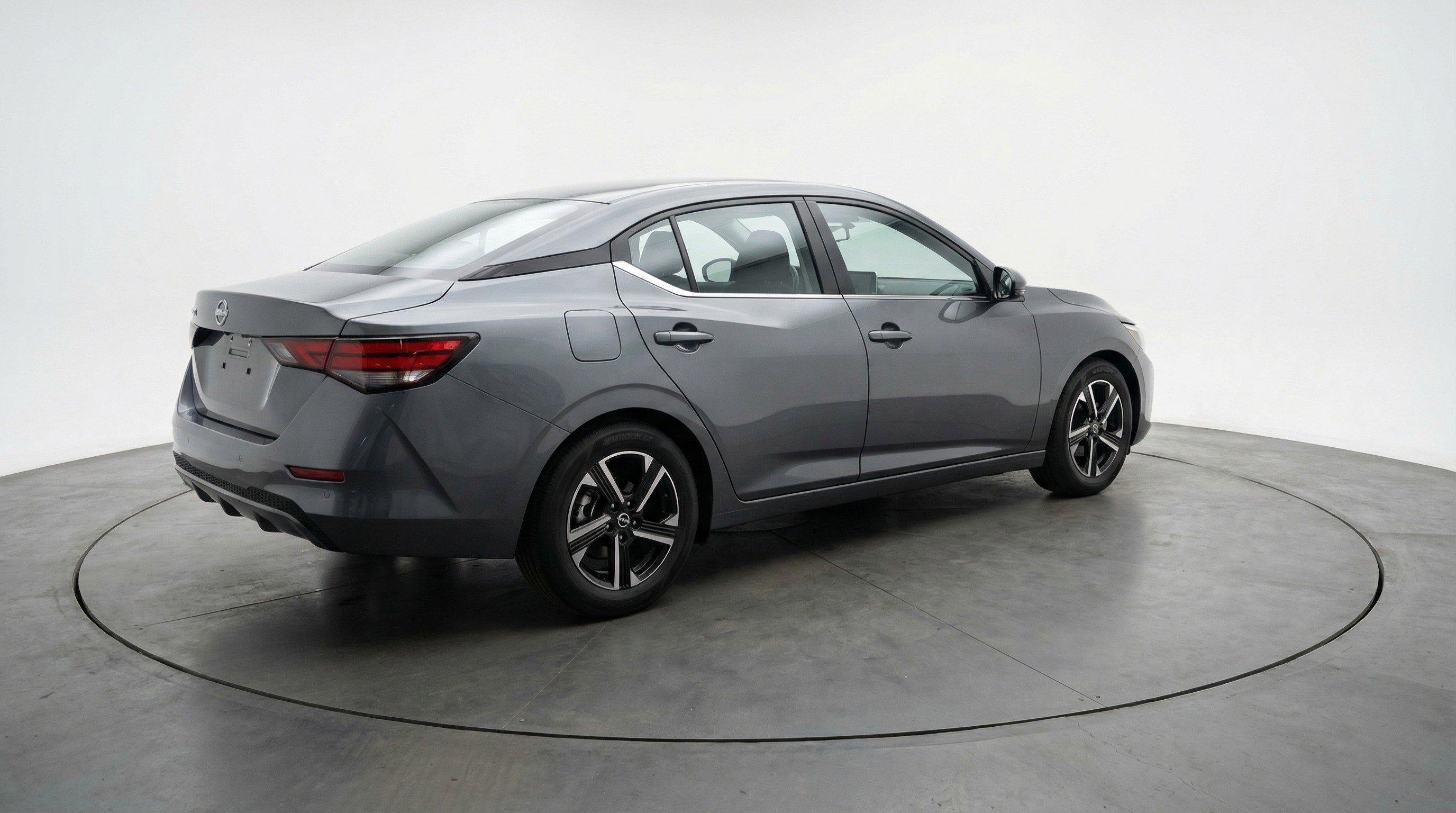 Used 2025 Nissan Sentra SV image 9
