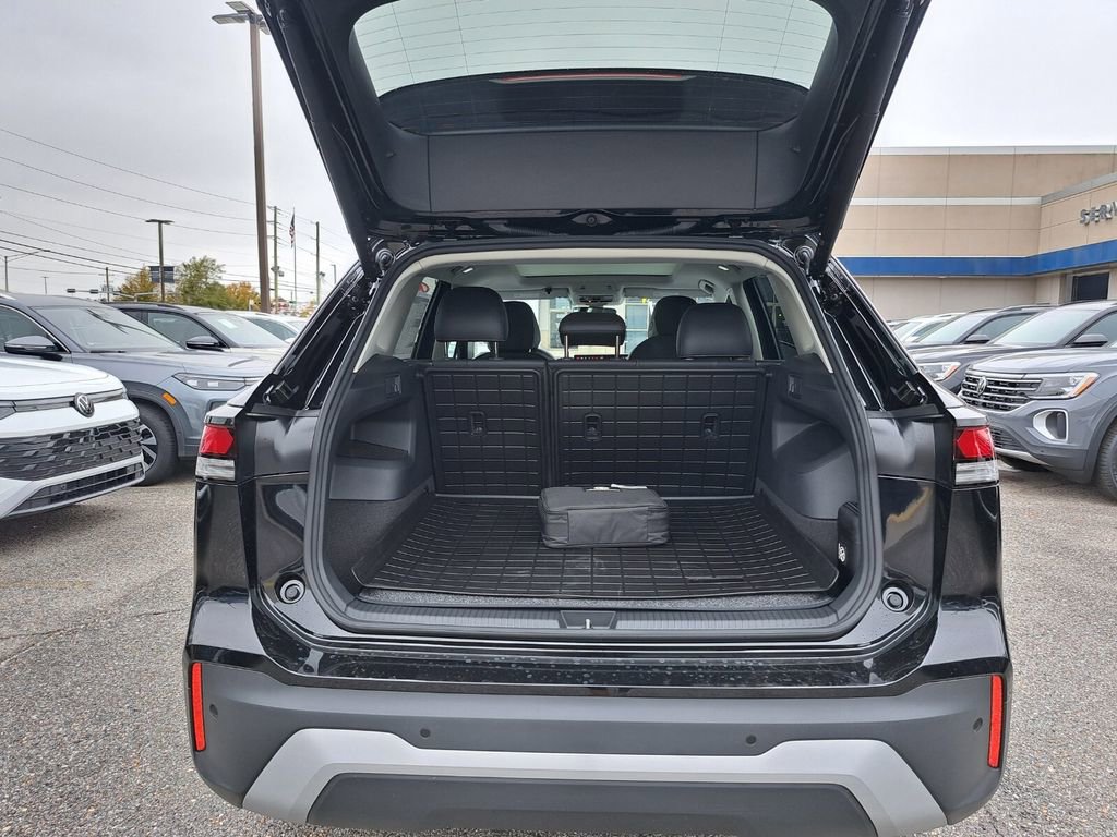 New 2026 Volkswagen Tiguan SE image 26