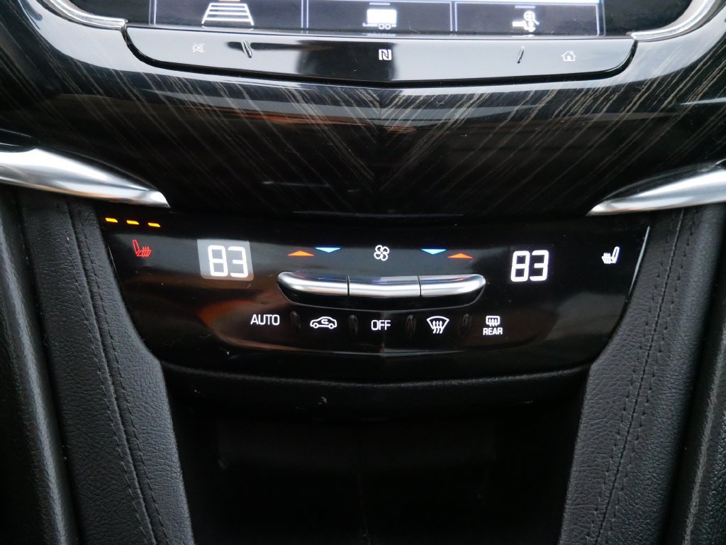 Used 2020 Cadillac XT6 Premium Luxury w/ LPO, Floor Liner Package AWD/4WD image 20