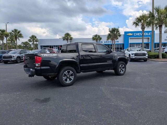 Used 2017 Toyota Tacoma TRD Sport w/ Tow Package (A/T) AWD/4WD image 3