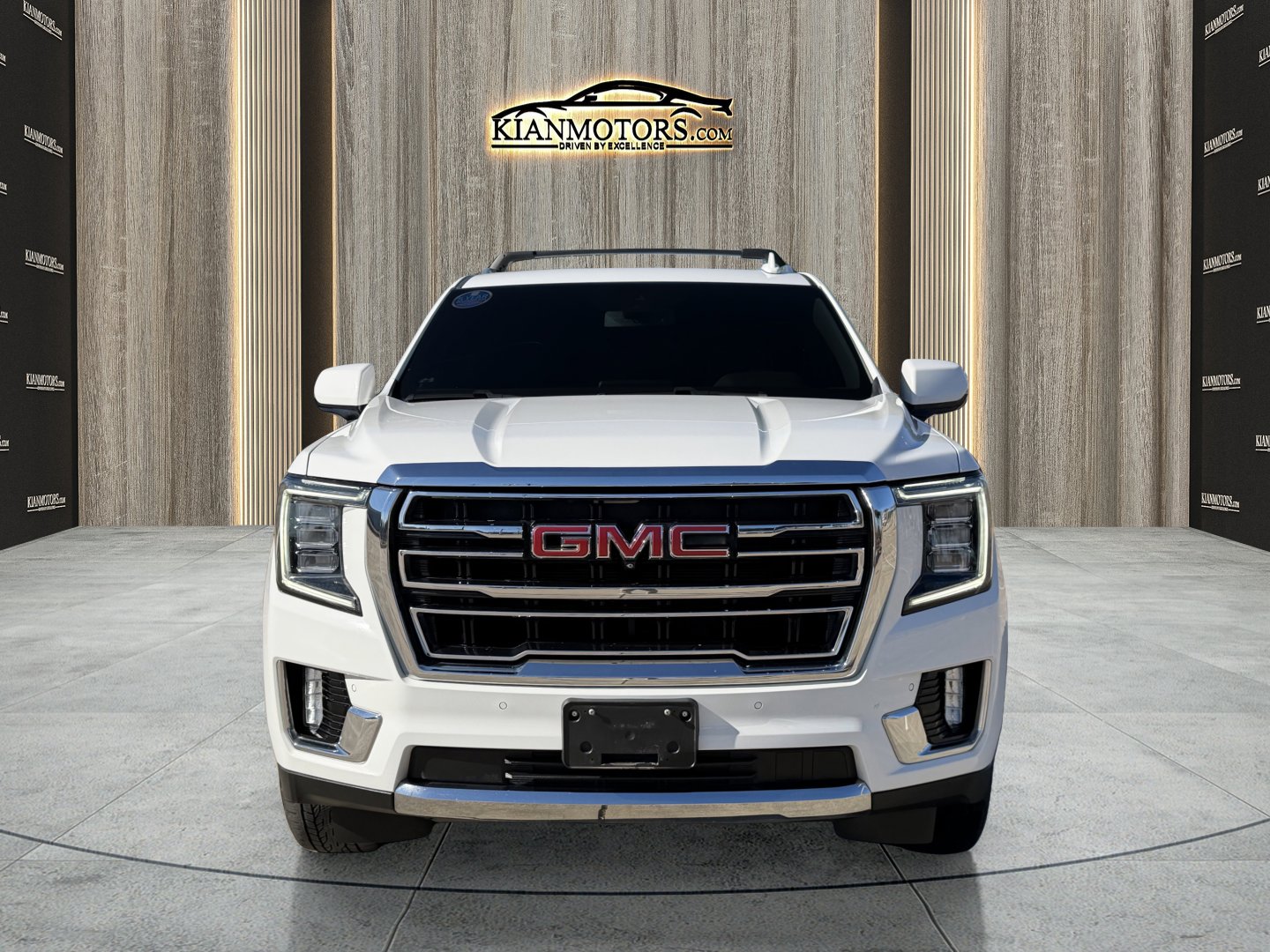 Used 2022 GMC Yukon XL SLT w/ SLT Luxury Package RWD image 2
