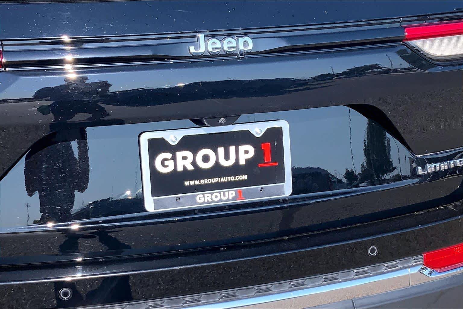 Used 2023 Jeep Grand Cherokee Limited AWD/4WD image 30