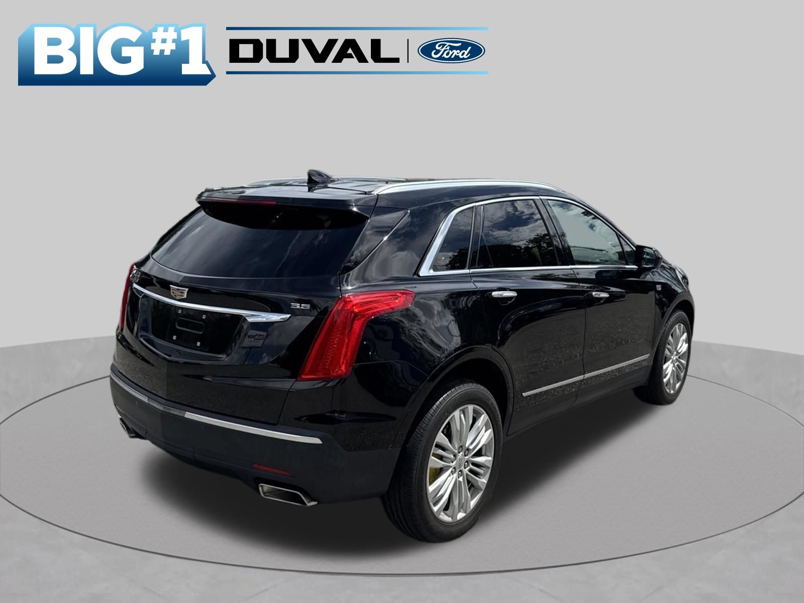 Used 2018 Cadillac XT5 Premium Luxury FWD image 2