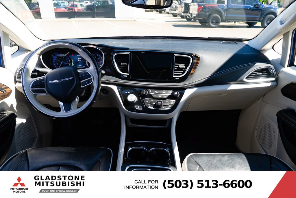 Used 2021 Chrysler Pacifica Limited AWD/4WD image 9
