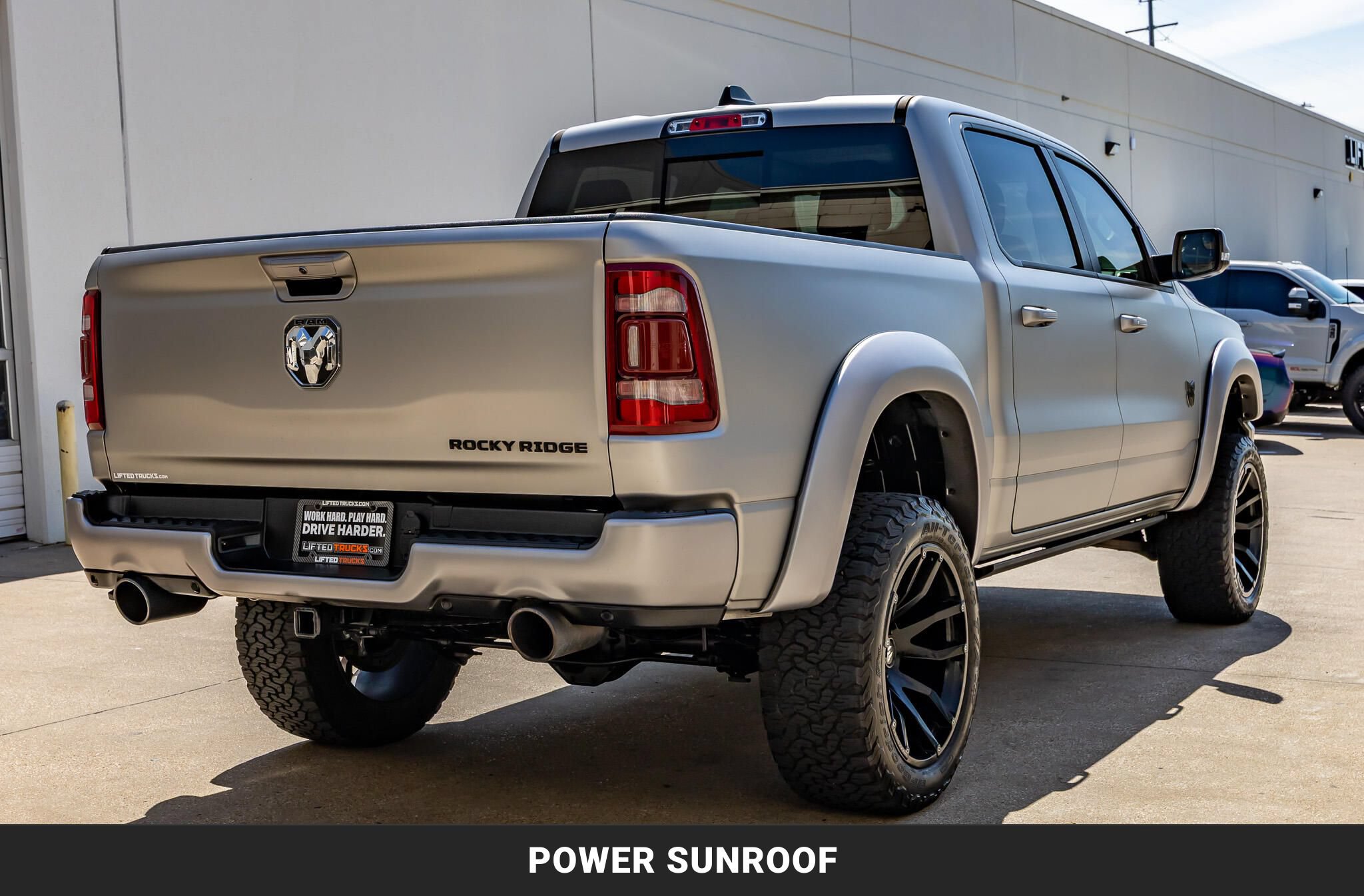 Used 2022 RAM 1500 Laramie AWD/4WD image 9