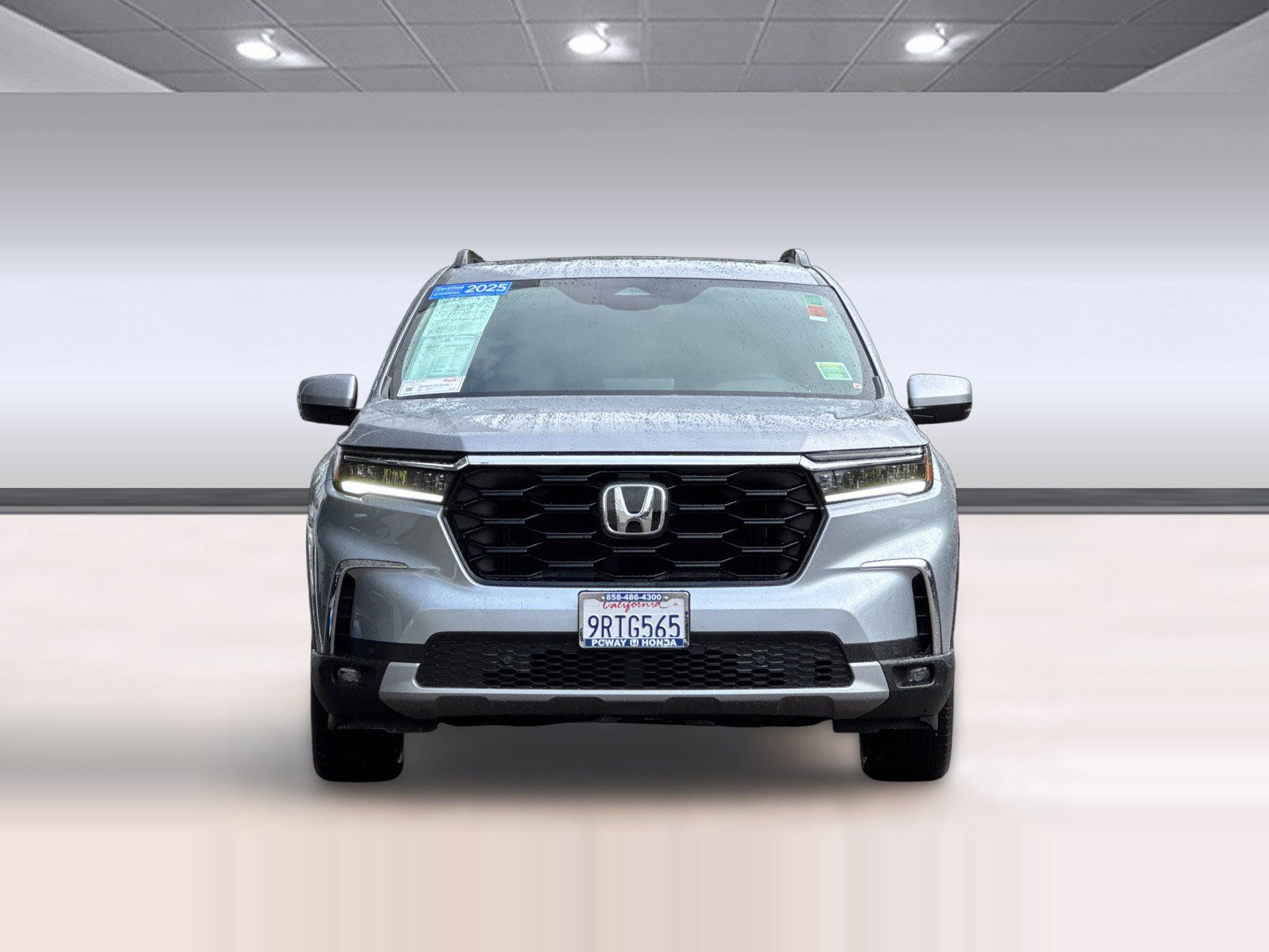 Certified 2025 Honda Pilot Touring image 6
