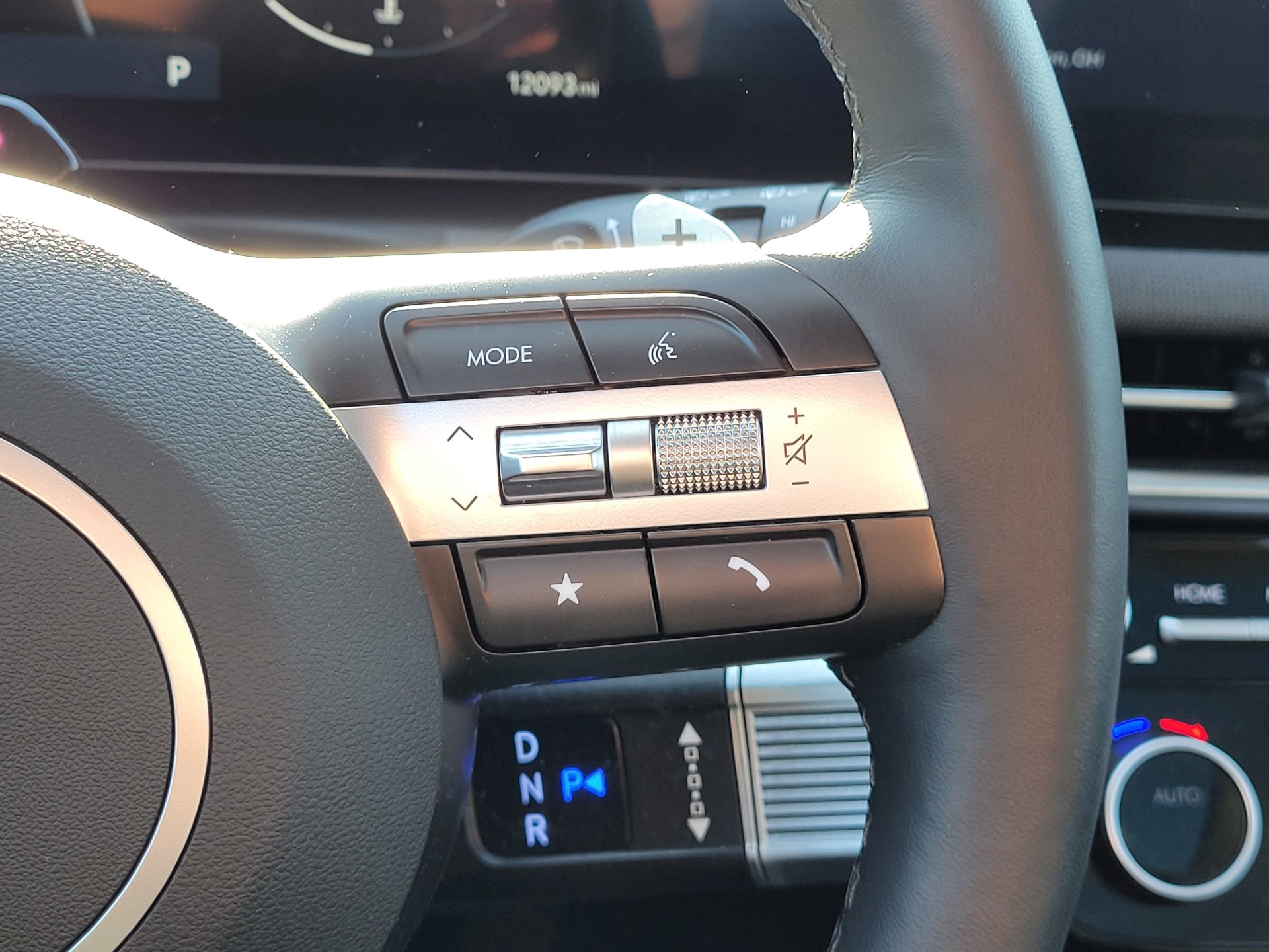 Used 2025 Hyundai Tucson Limited image 24