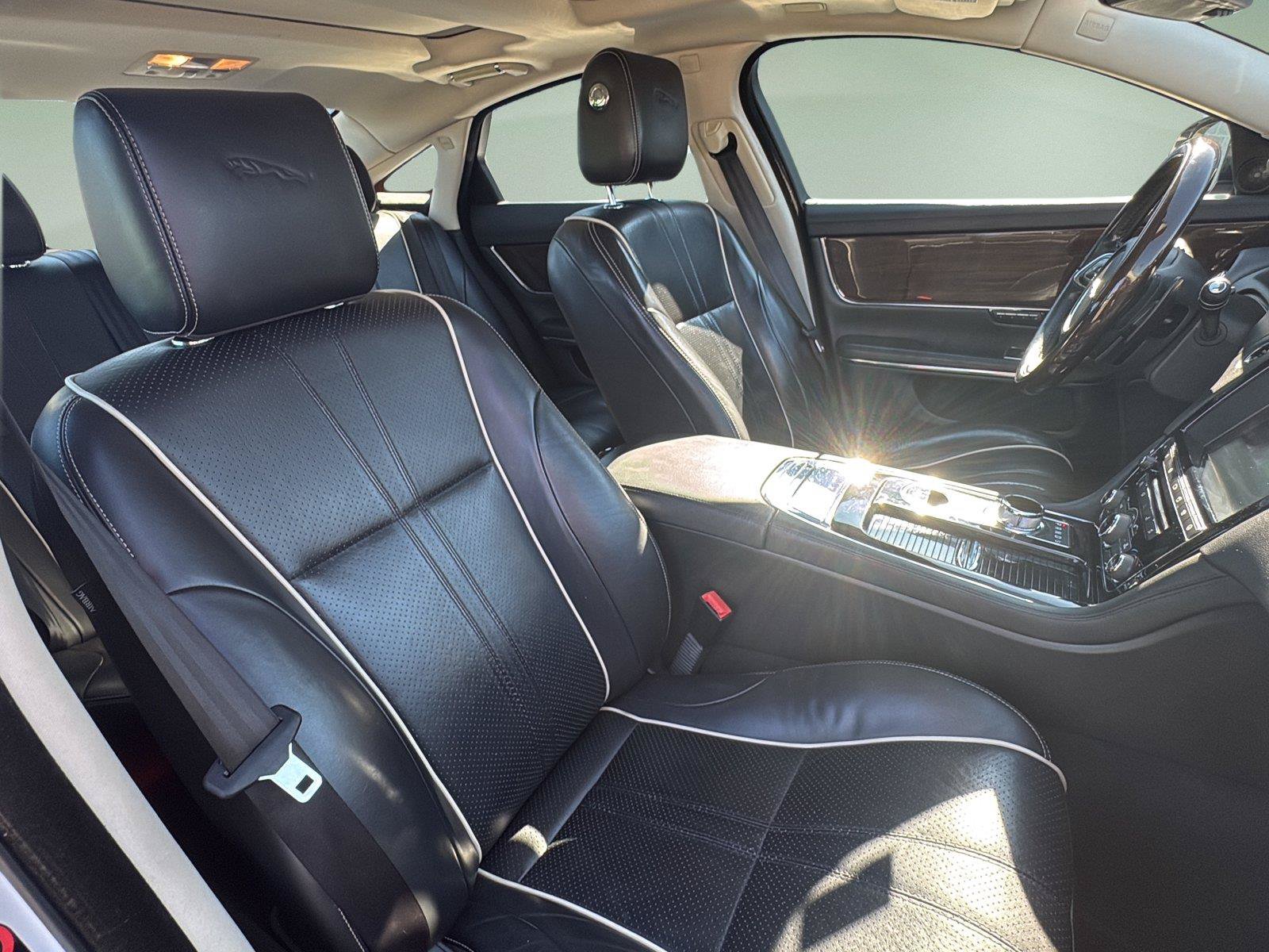 Used 2016 Jaguar XJ Supercharged RWD image 21