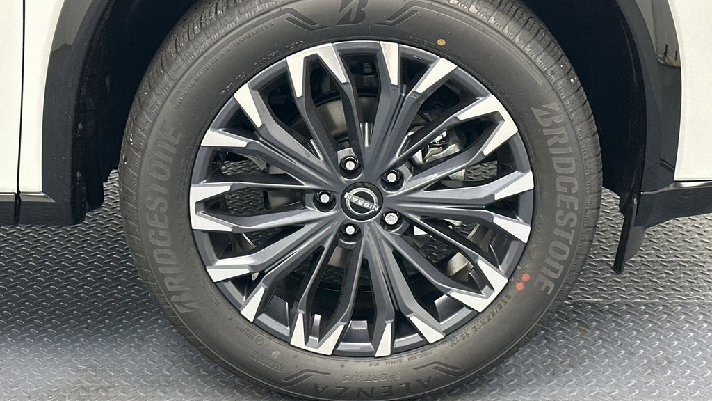 New 2026 Nissan Rogue Platinum image 18